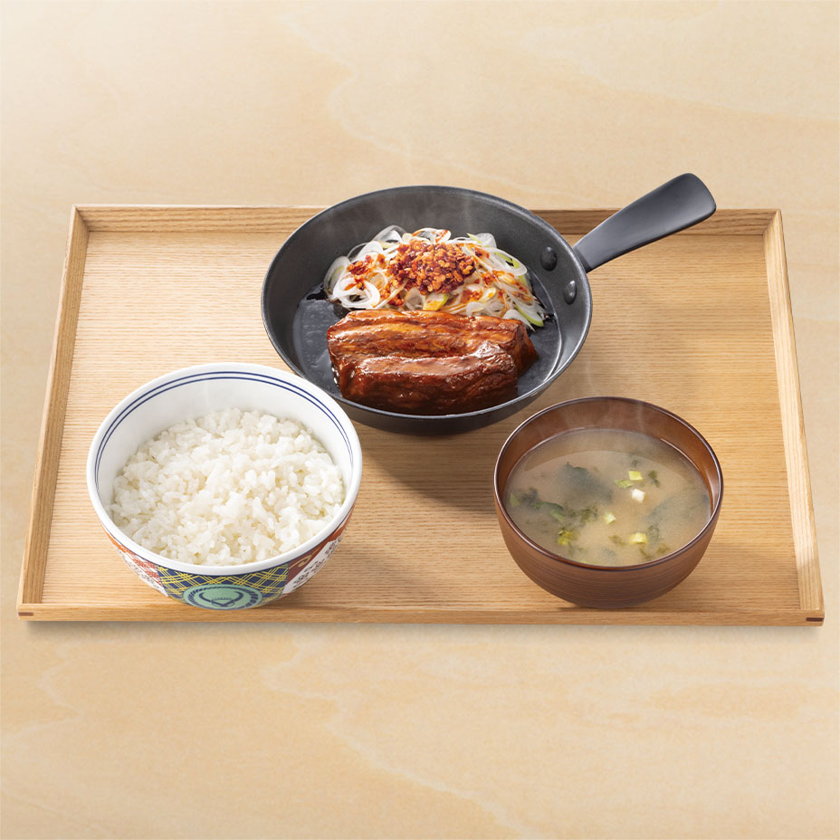 吉野家「厚切り豚角煮定食」が夜限定のレギュラーメニューに、毎日15時〜翌4時で店内1,207円 ご飯の増量・おかわりは無料